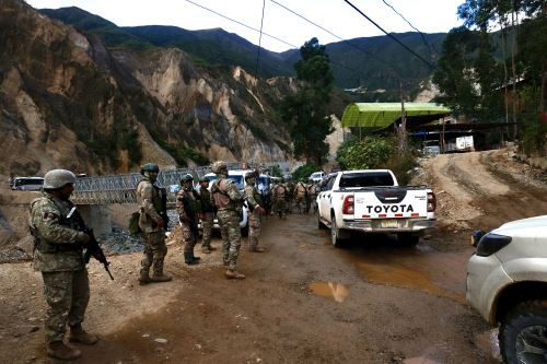 Miembros de las Fuerzas Armadas del Perú ejecutaron una operación de interdicción en Puente Francés, ubicado en Pueblo Nuevo, en Pataz, región La Libertad, como parte de las medidas del gobierno Central por combatir la minería ilegal. Foto: Ministerio de Defensa