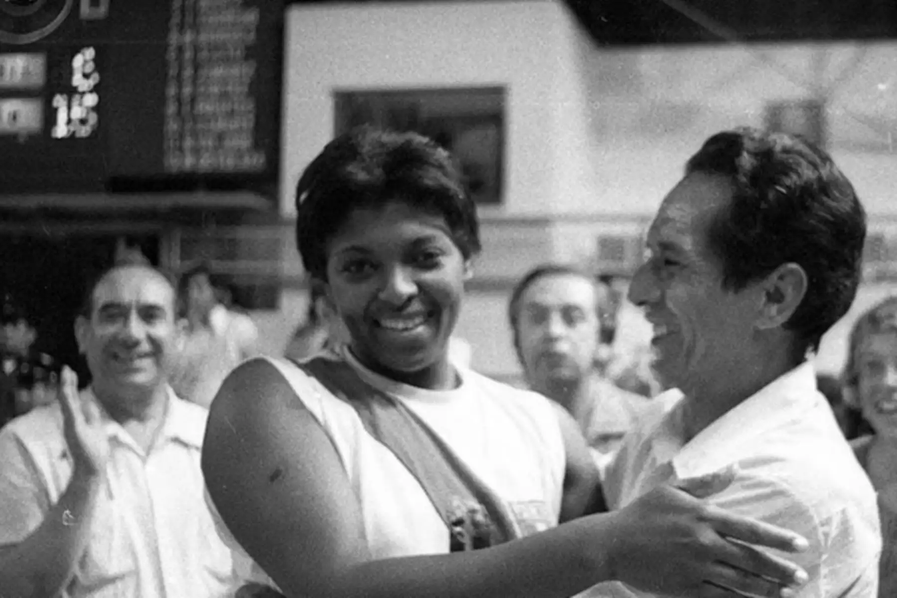Luisa Fuentes estudió Educación Física en la UNMSM, que después le sirvió para su desarrollo en el deporte. En 1967 vistió por primera la camiseta de la Selección Nacional y empezó el camino a ser leyenda. Fue varias veces campeona sudamericana. Foto: FPV