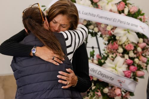 El adiós a una leyenda: familiares y figuras del vóley peruano despiden a Lucha Fuentes