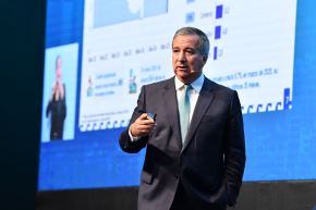 Ministro de Economía y Finanzas, Raúl Pérez Reyes.