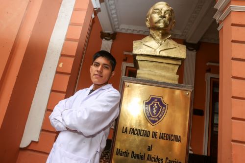 De Ayacucho a San Marcos, Abel Cusihuamán sueña con mejorar la calidad de atención médica en todos los rincones de Ayacucho. Fotos: ANDINA/Juan Carlos Guzmán
