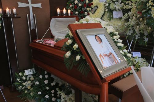 Familiares y figuras del vóley dan el último adiós a Lucha Fuentes, leyenda del deporte