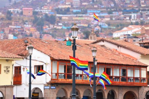 La ciudad del Cusco lucirá embanderada desde este domingo 1 de junio con el inicio de su mes jubilar. ANDINA/Percy Hurtado Santillán