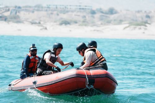 Brigadistas peruanos se capacitan en rescate de ballenas atrapadas en redes de pesca. El curso se realizó en la Reserva Mar Tropical, en la costa norte, donde se avistan a ballenas jorobadas. ANDINA/Difusión