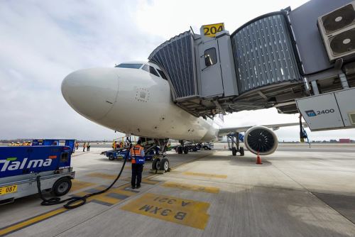 El nuevo Aeropuerto Internacional Jorge Chávez es una moderna infraestructura con tecnología de vanguardia. Cuenta con 46 mangas de embarque directo, tomógrafos 3D en seguridad, 27 fajas para equipaje de mano y una plataforma operada 100 % de forma remota. Foto: ANDINA/Prensa Presidencia
