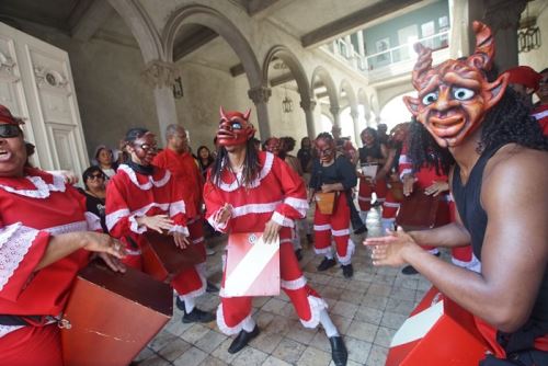 Habrá festivales, conversatorios, ferias, ciclos de cine, recitales de décimas, zapateo afroperuano, exposiciones fotográficas, charlas para escolares, pasacalles, desfiles de moda afroperuana, presentaciones de investigaciones y muestras gastronómicas sobre el aporte culinario afroperuano, entre muchas más.