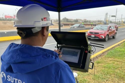 Sutran está presente realizando labor de fiscalización y prevención en vía de ingreso al aeropuerto. Foto: Difusión