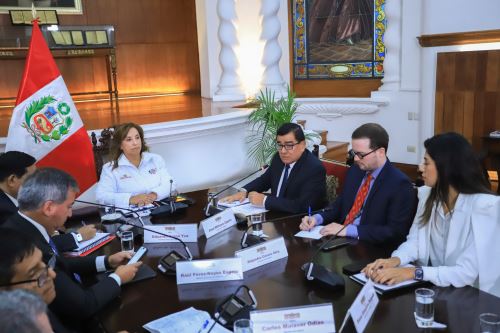 Presidenta continúa ronda de diálogo y se reúne con grupo parlamentario Avanza País