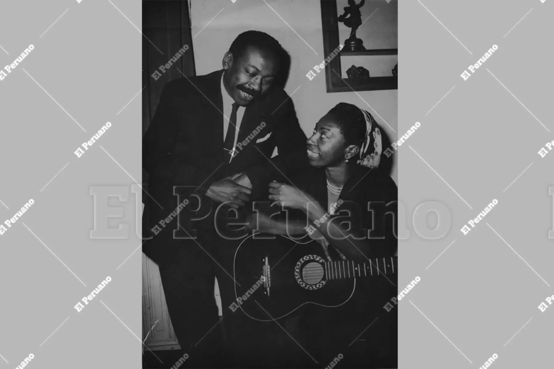 Lima - 23 may 1961 / Nicomedes Santa Cruz y su hermana Victoria. Foto: Archivo Histórico El Peruano