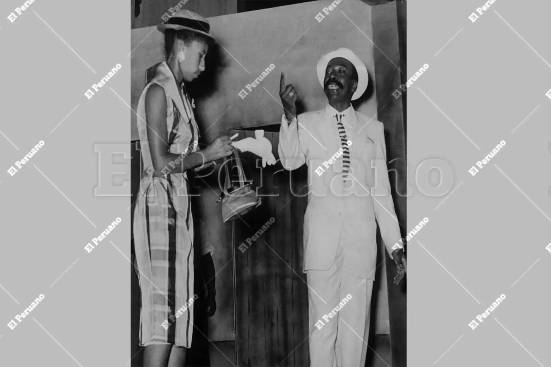 Lima - 4 junio 1960 /  Nicomedes Santa Cruz declamando  sus famosas décimas. Foto: Archivo Histórico El Peruano