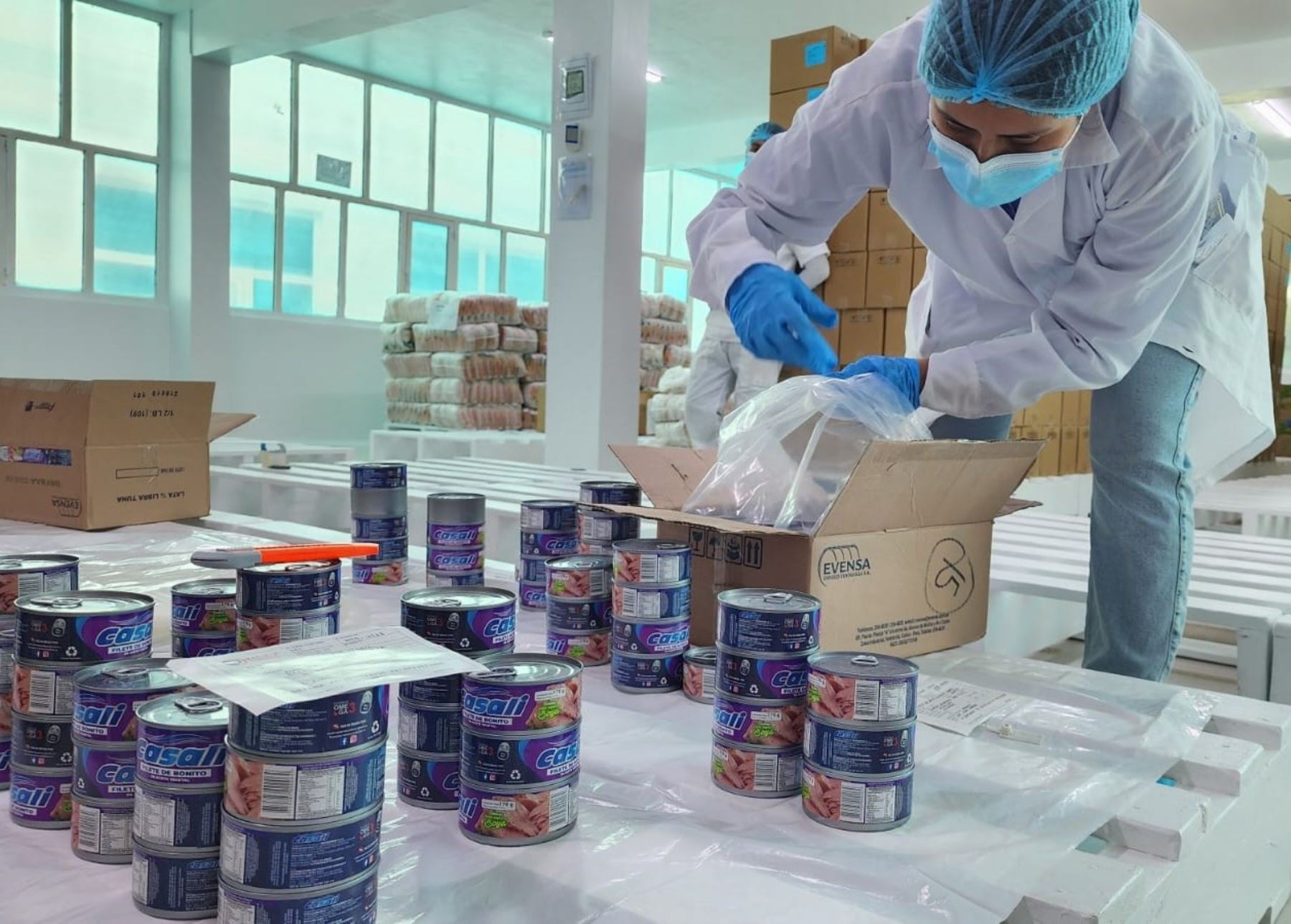 Se establecieron nuevos controles para garantizar la calidad de las conservas que forman parte del servicio de alimentación escolar que se brinda a millones de estudiantes de diversas regiones. ANDINA/Difusión