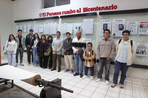 Alumnos del Séptimo ciclo en la Carrera de Comunicación y Periodismo de la UPC visitan Editora Perú para conocer la experiencia "Vive Andina". Foto: ANDINA/Melina Mejía