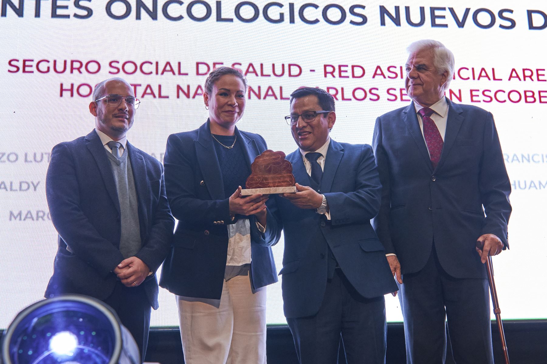 La premiación a EsSalud se realizó en el marco de la celebración del Día Internacional del Superviviente de Cáncer. Foto: ANDINA/Difusión