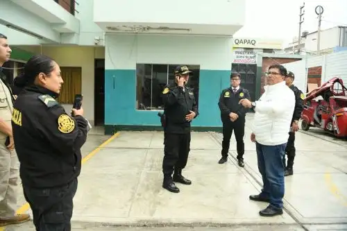 El ministro Malaver ratificó el respaldo del Gobierno y del sector Interior a todos los efectivos policiales. Foto: Mininter