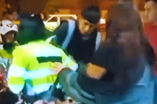 Pareja que agredió a policías de tránsito podrían recibir hasta 12 años de cárcel. Foto: ANDINA/CapturaTV.
