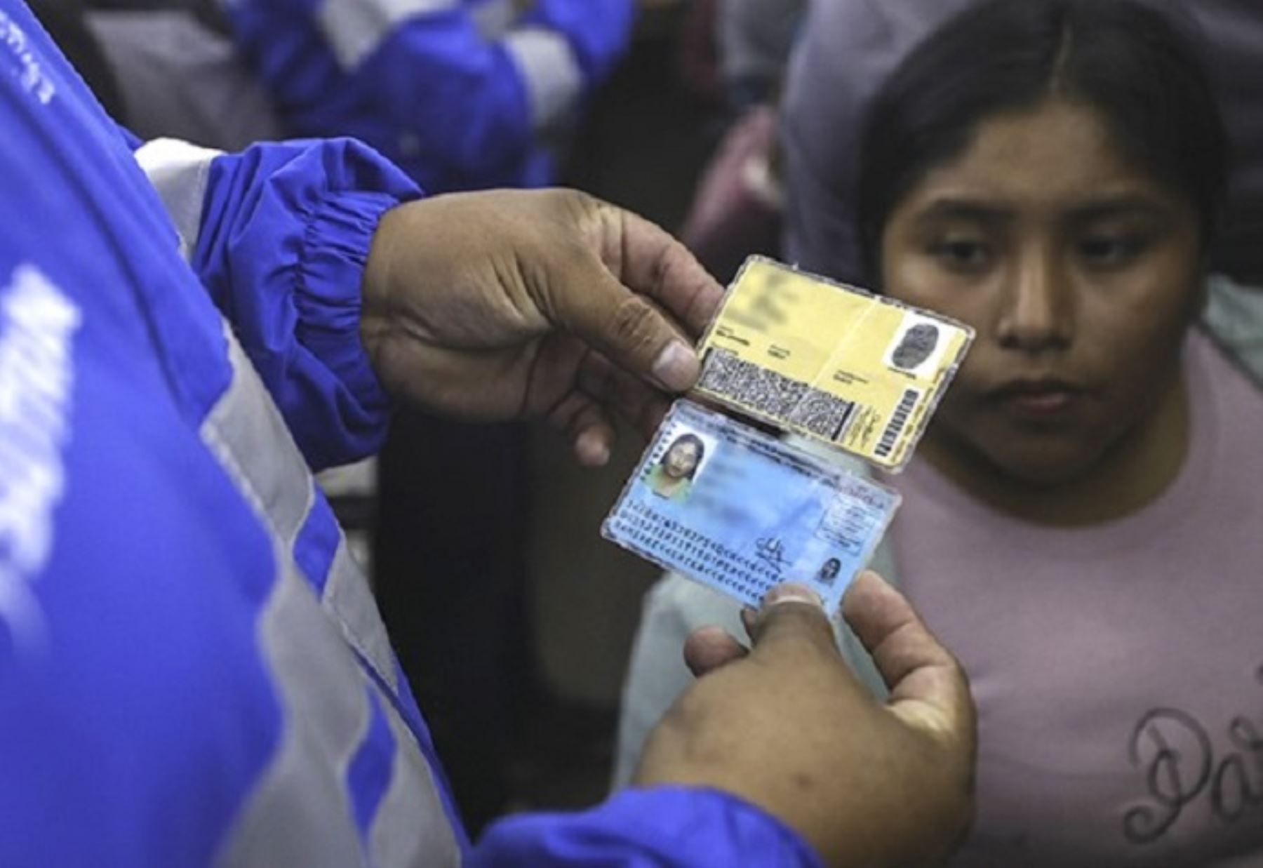 La Sutran recordó que están vigentes una serie de requisitos que deben cumplir las personas que viajan con niños o adolescentes.