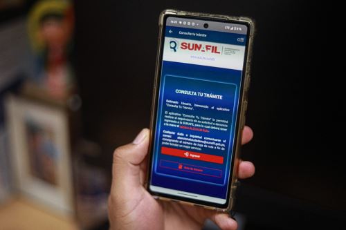 Desde tu celular puedes monitorear cómo va tu denuncia laboral, ahora es más fácil, sin salir de casa. Foto: Cortesía.