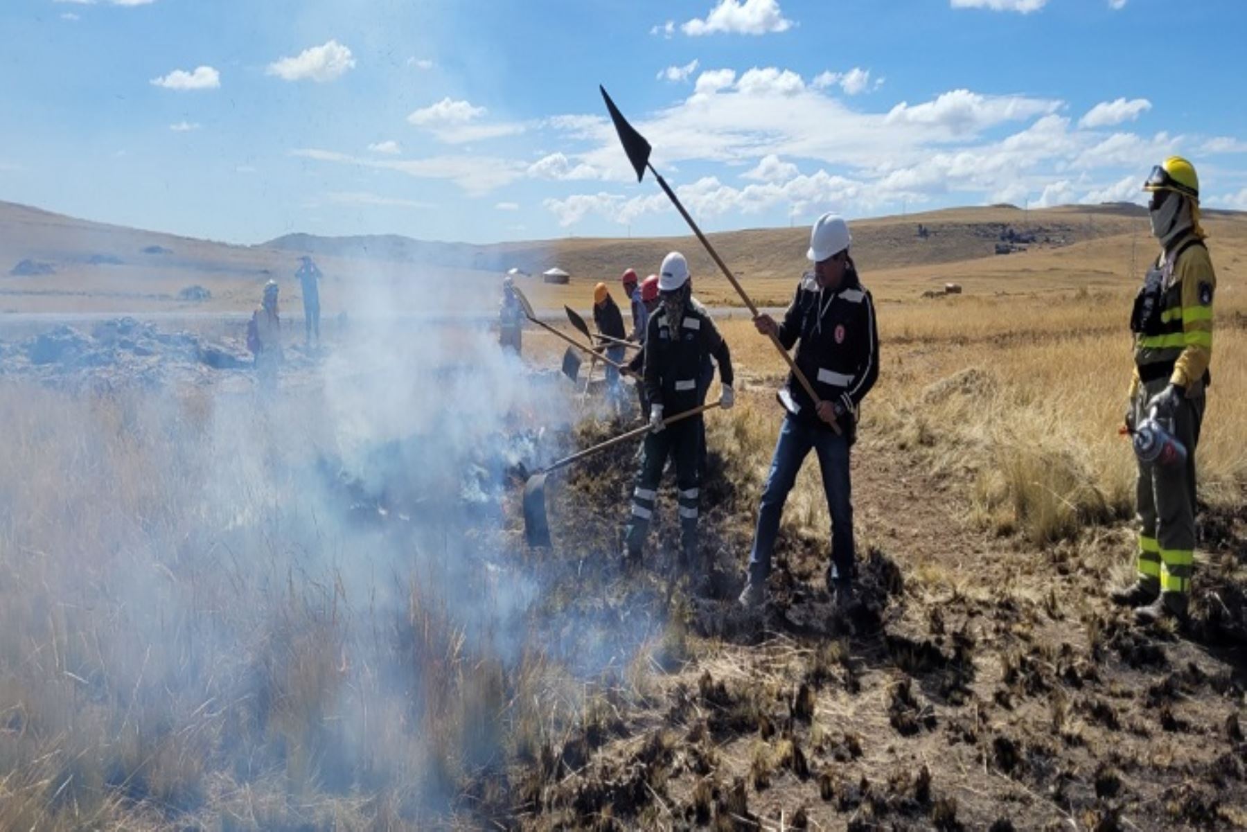 El tercer día, la jornada final se realizó en el sector de Totorani, donde se llevó a cabo una simulación de incendio forestal.