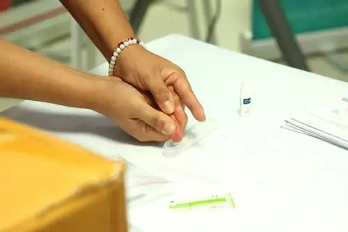 La notificación asistida de contactos es una estrategia para poder buscar y encontrar nuevos casos de VIH a partir de un proceso voluntario en el que se puedan identificar, a través de una adecuada consejería, a los contactos (parejas) de las personas viviendo con VIHANDINA/Difusión