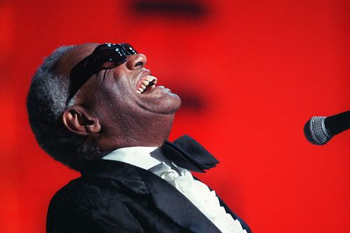 A 21 años de su muerte, recordamos al genial y legendario Ray Charles