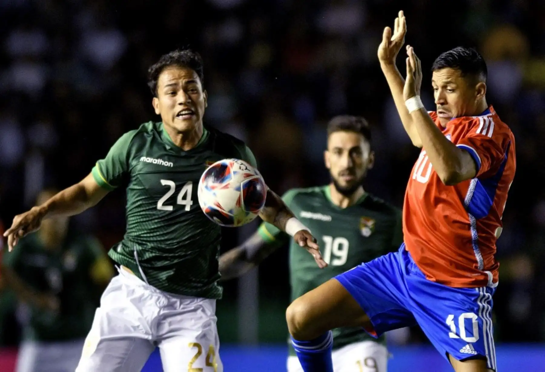 Alexis Sánchez tratará de mantener con vida a la escuadra chilena