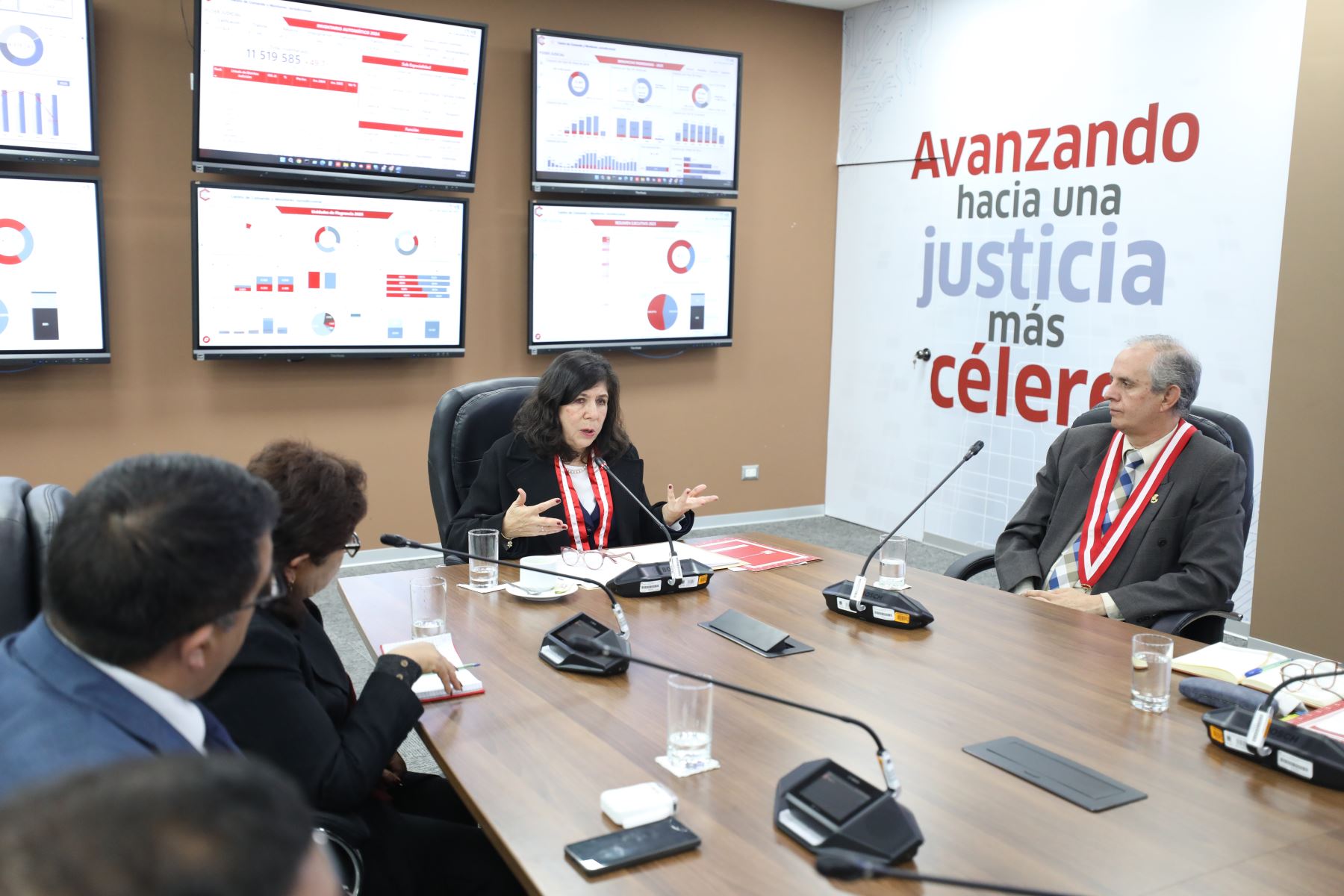 La presidenta del Poder Judicial, Janet Tello Gilardi, sostuvo reunión con representantes de las federaciones de trabajadoras. Foto: ANDINA/Difusión