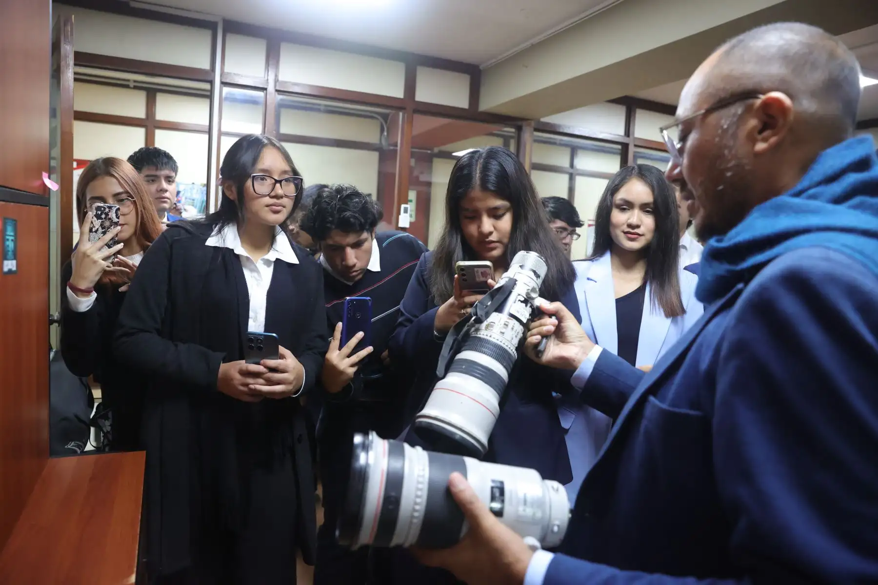 Alumnos de la Universidad Jaime Bausate y Meza visitan Editora Perú para conocer la experiencia Vive Andina.  Foto: ANDINA/Melina Mejía