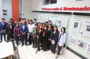 Alumnos de la Universidad Bausate y Meza recorrieron las instalaciones de Editora Perú. Foto: ANDINA/Melina Mejía