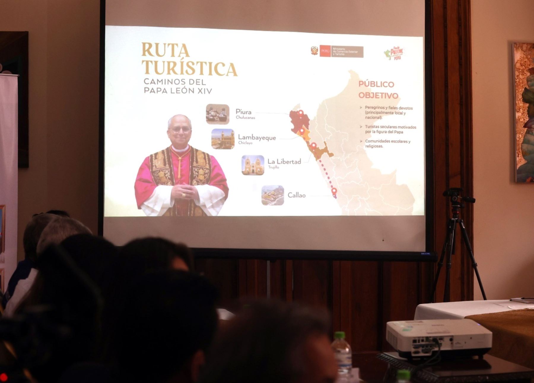 Se instaló en Trujillo la mesa técnica de trabajo que definirá los atractivos que formarán parte de la Ruta turística "Caminos del Papa León XIV" en La Libertad. La actividad fue encabezada por la titular del Mincetur, Desilú León.