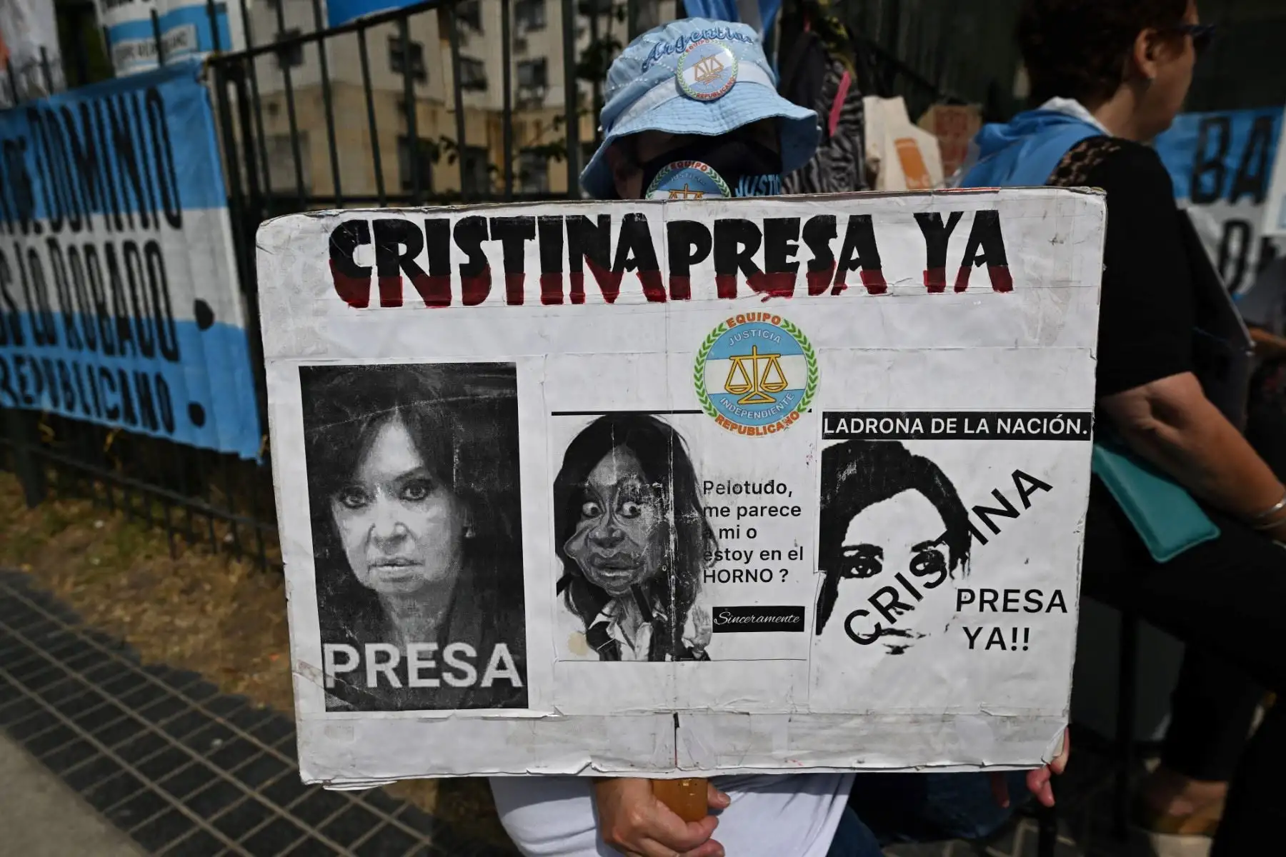 La defensa de Kirchner, de 72 años, puede solicitar a la justicia la prisión domiciliaria por ser mayor de 70. Foto: AFP