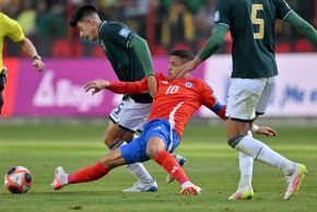 Bolivia superó a Chile por 2-0 en el estadio Municipal de El Alto. Foto: AFP