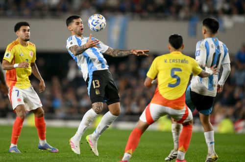 Con un hombre menos, Argentina sostiene su invicto y frustra a Colombia en las eliminatorias