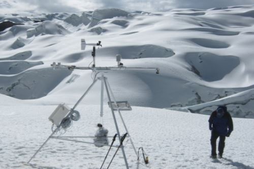 El Senamhi publica artículo científico sobre la red meteorológica en glaciares tropicales del Perú. Foto: Senamhi