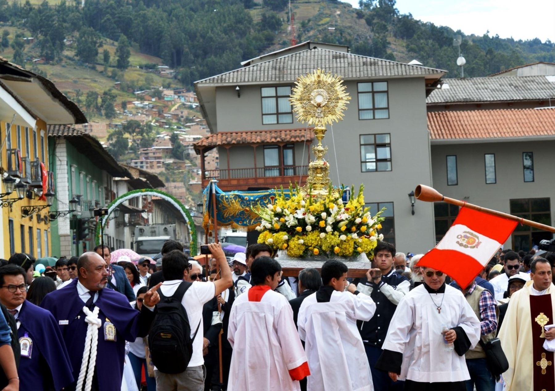 La festividad del Corpus Christi es una de las actividades principales del calendario festivo de Cajamarca donde participan miles de feligreses. ANDINA/Difusión