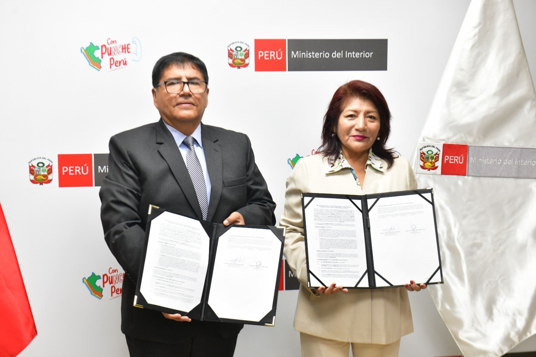 Firma de convenio entre el Gobierno Regional de Lima y el Ministerio del Interior.. Foto: ANDINA/difusión.