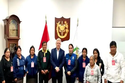 Este rescate refleja un trabajo articulado y humano entre las Fuerzas Armadas, autoridades locales y familias de pescadores.