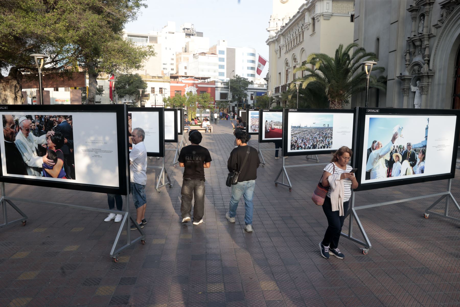 Durante más de cuatro décadas, Andina ha cubierto los principales acontecimientos del Perú, contribuyendo a la construcción de una ciudadanía informada. Hoy no solo informa, sino también educa, documenta, produce contenido audiovisual de alta calidad y mantiene un contacto cercano con la población, especialmente en regiones históricamente menos visibilizadas. 
Foto: ANDINA/Eddy Ramos