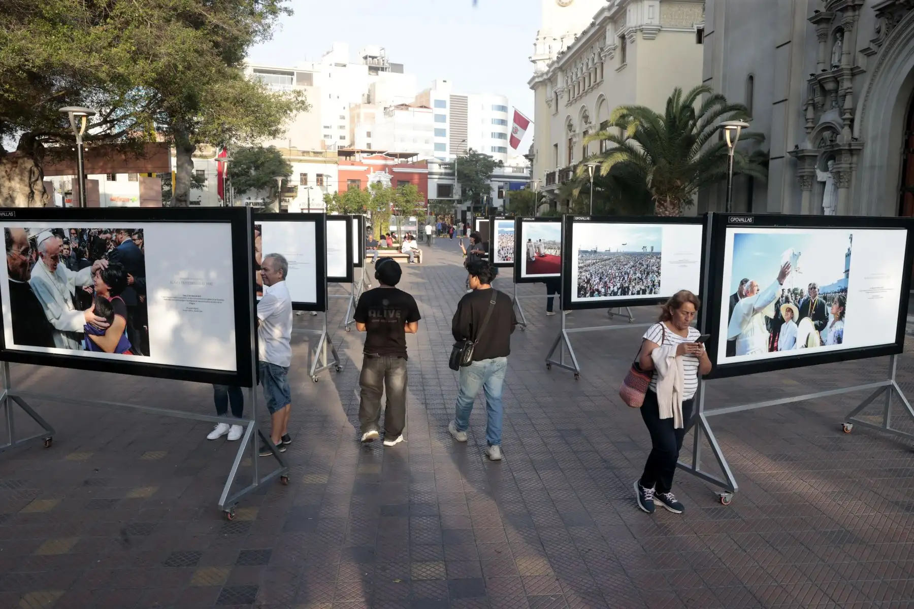 Durante más de cuatro décadas, Andina ha cubierto los principales acontecimientos del Perú, contribuyendo a la construcción de una ciudadanía informada. Hoy no solo informa, sino también educa, documenta, produce contenido audiovisual de alta calidad y mantiene un contacto cercano con la población, especialmente en regiones históricamente menos visibilizadas. 
Foto: ANDINA/Eddy Ramos