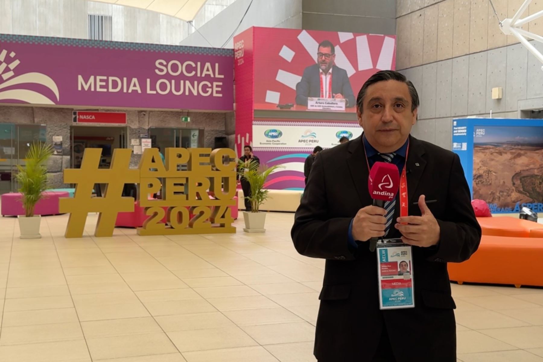 La agencia ha reforzado su vínculo con la sociedad civil mediante Vive Andina, un programa de actividades culturales que incluye muestras fotográficas itinerantes, conversatorios y visitas de escolares a sus instalaciones. Estas iniciativas promueven la educación mediática, acercan a jóvenes y comunidades a la labor periodística y fomentan el respeto por la función de los medios en la democracia. Foto:ANDINA