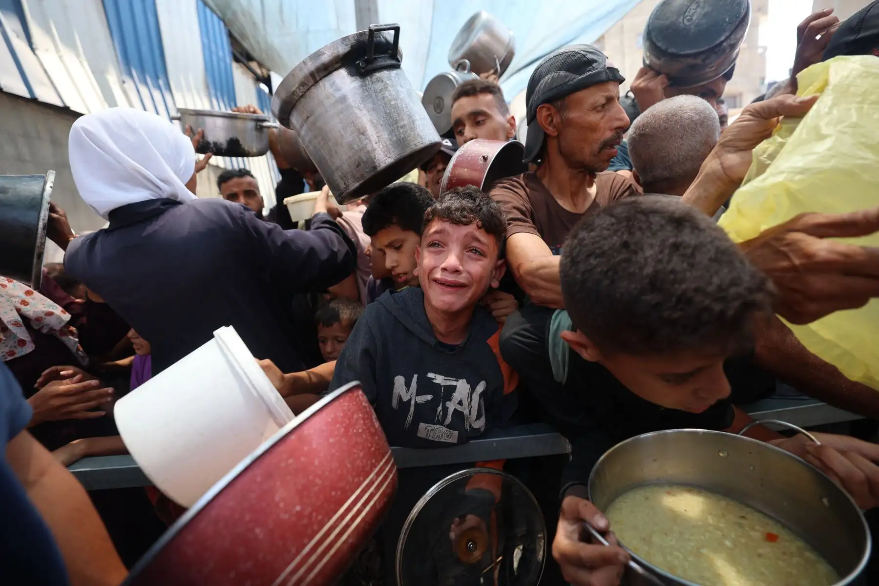 En líneas similares, el Programa Mundial de Alimentos (PMA) advirtió que las condiciones sobre el terreno son “terribles” y ponen en peligro más de dos millones de vidas. Foto:AFP