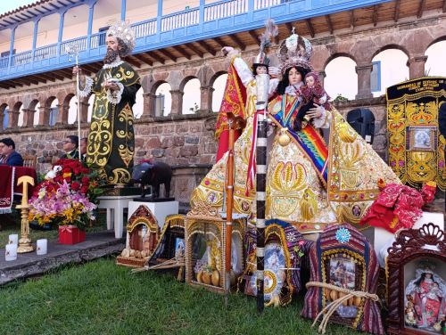 Las sagradas imágenes de San Antonio Abad y Santa Bárbara ya están listas para participar de la procesión de 15 esculturas durante el tradicional Corpus Christi de Cusco, luego de ser sometidas a trabajos de restauración en el centro especializado de Tipón. ANDINA/Percy Hurtado Santillán