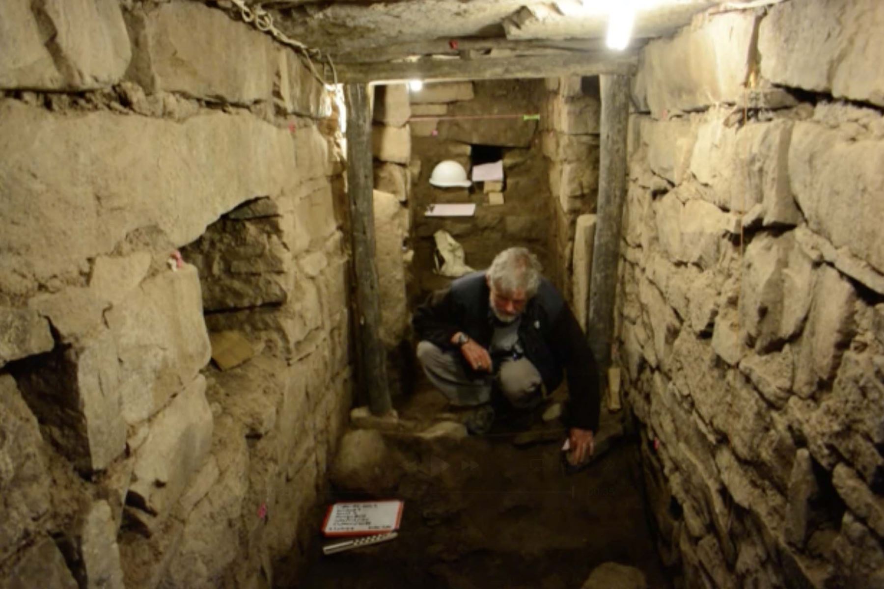El investigador John Rick lidera el Programa de Investigación Arqueológica y Conservación Chavín de Huántar que reveló recientes hallazgos en ese monumento arqueológico. ANDINA/Difusión