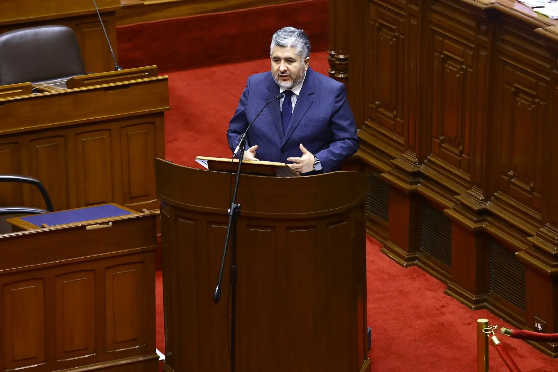 El ministro de Cultura, Fabricio Valencia, responde el pliego interpelatorio formulado por el Parlamento, en un acto de transparencia y respeto institucional. Foto: ANDINA/Difusión