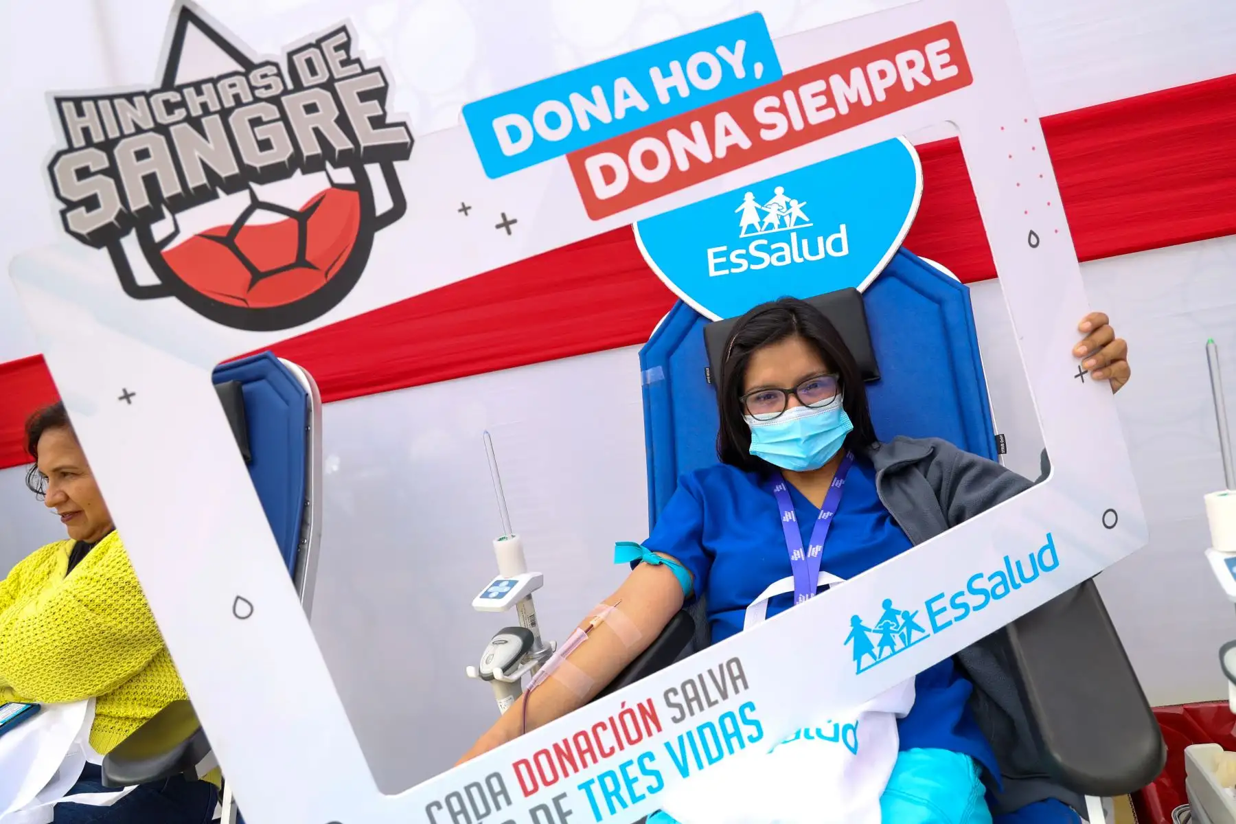 En lo que va del 2025, el Banco de Sangre del Hospital Rebagliati ha recolectado 14,796 unidades, pero solo el 11.6 % provienen de donantes voluntarios. La meta de este año es superar el 20 % gracias a campañas masivas y al trabajo articulado con 49 empresas.
Foto: EsSalud