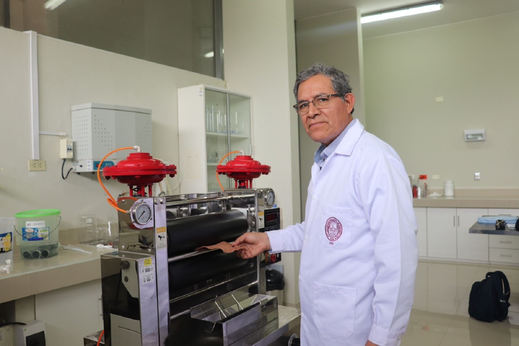 La ciencia ha sido un elemento que "siempre los ha unido" y sobre la cual siempre conversan. “La ciencia es algo fundamental en la familia”, señala Solis Véliz.Foto: Archivo Personal / UNI
