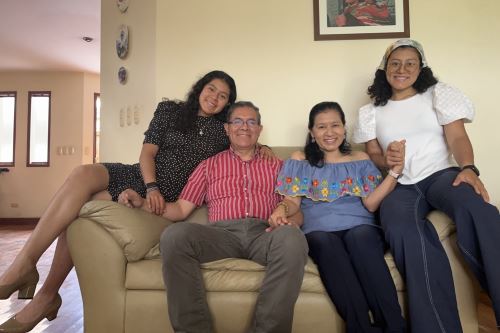 La ciencia ha sido un elemento que "siempre los ha unido" y sobre la cual siempre conversan. “La ciencia es algo fundamental en la familia”, señala Solis Véliz.Foto: Archivo Personal / UNI