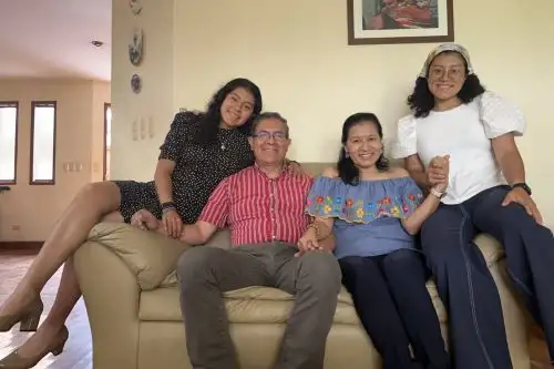 La ciencia ha sido un elemento que "siempre los ha unido" y sobre la cual siempre conversan. “La ciencia es algo fundamental en la familia”, señala Solis Véliz.Foto: Archivo Personal / UNI