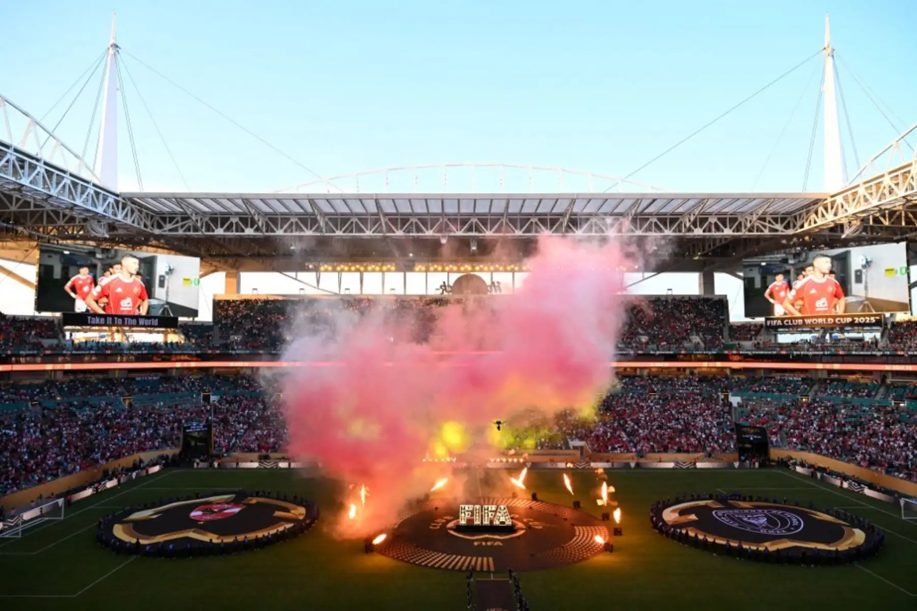 Los equipos se preparan para participar en el partido de fútbol del Grupo A del Mundial de Clubes 2025 entre el Al-Ahly de Egipto y el Inter Miami de EE. UU. en el estadio Hard Rock de Miami el 14 de junio de 2025. Foto: AFP