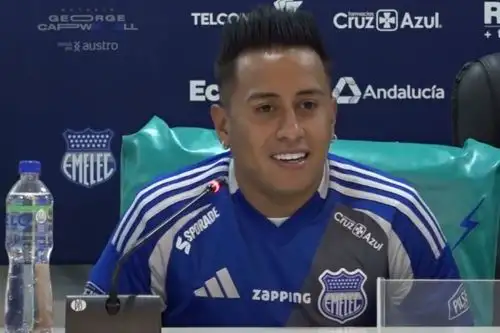 Christian Cueva brinda su primera entrevista tras su llegada a Emelec. Foto: Captura El Canal del Fútbol de Ecuador