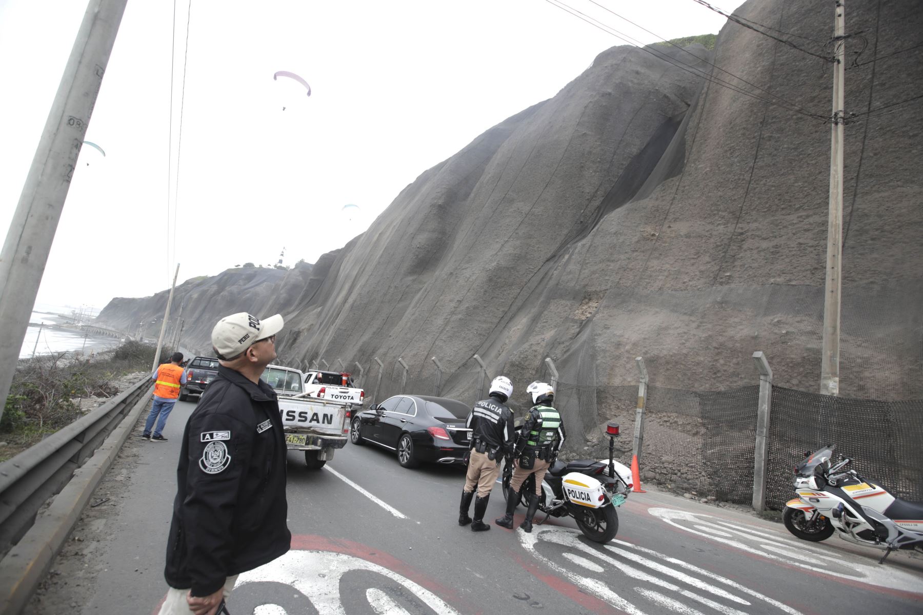 Tras el sismo de magnitud 6.1 registrado esta mañana frente a las costas de Lima y Callao, se produjo un deslizamiento de tierra en un tramo de la Costa Verde, sin consecuencias mayores ni interrupciones en el tránsito vehicular.
Foto: ANDINA/ Eddy Ramos